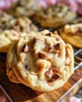 Crumbl Chocolate Chip Cookie Recipe (Copycat)