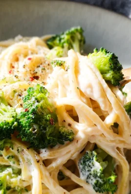 High Protein Cottage Cheese Pasta Sauce (Creamy and Delicious!)